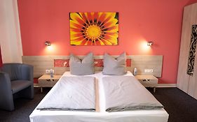 Honeybee Properties Winningen